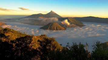 semeru-trekking-bromo-tour